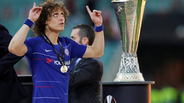 David Luiz comemora mais uma Liga Europa pelo Chelsea