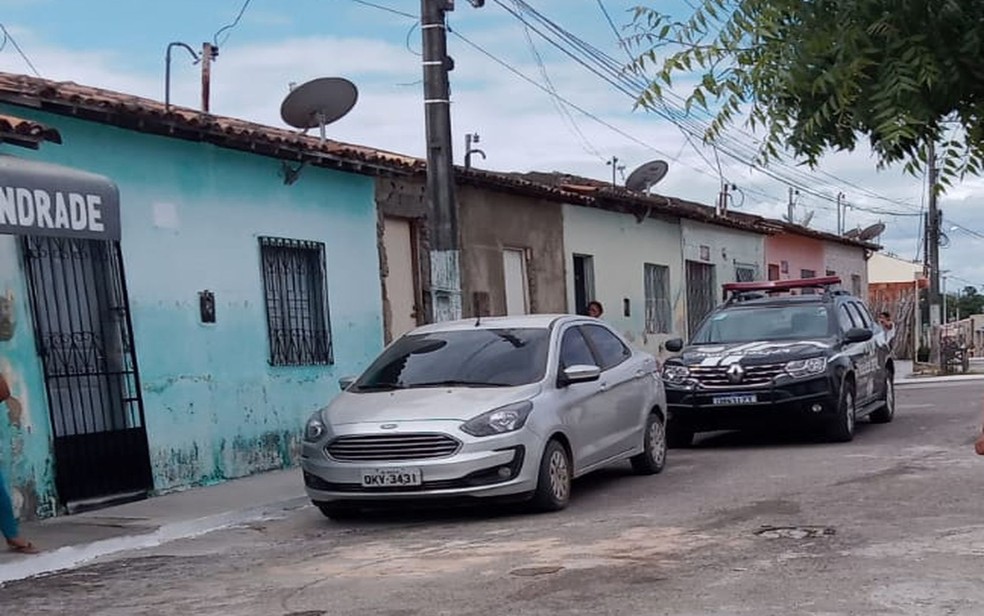 Mãe e filho são encontrados mortos em casa no município de Telha