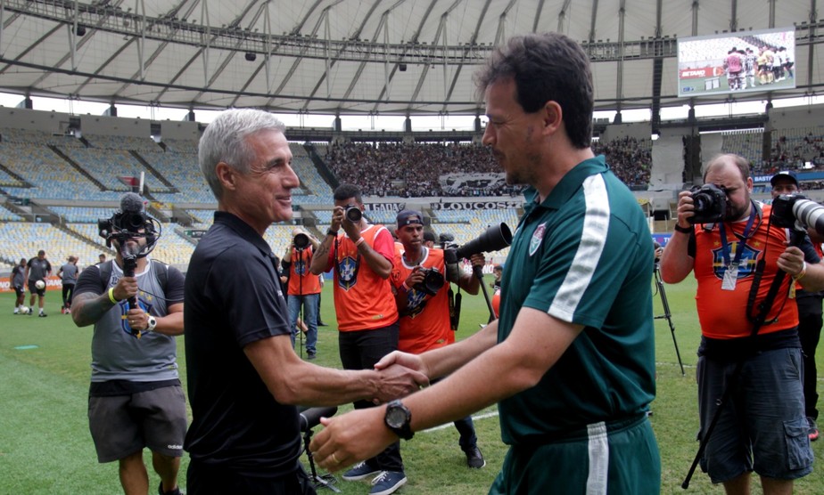 Luís Castro e Fernando Diniz, técnicos no topo do Brasileirão, já lideram suas equipes há mais de um ano