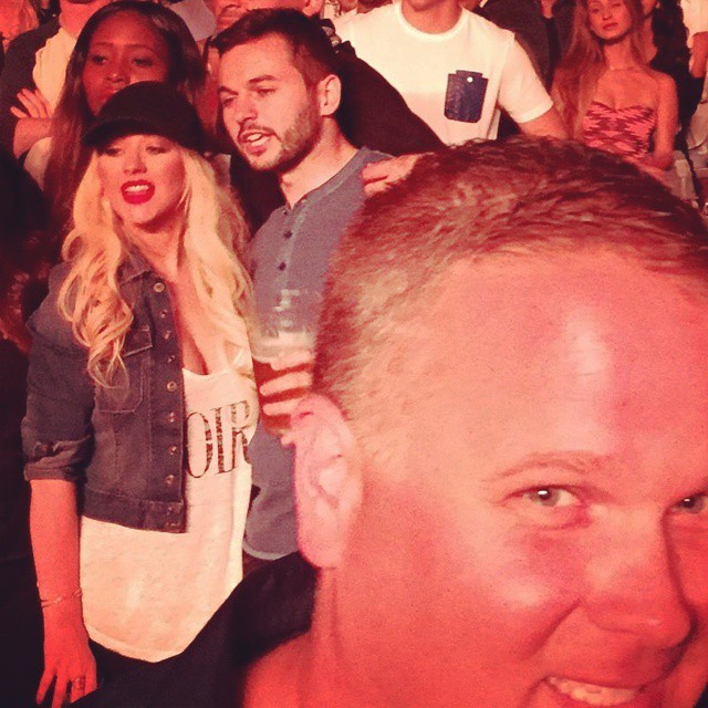 Christina Aguilera e Matthew Rutler são flagrados por fã (Foto: Reprodução/Instagram)