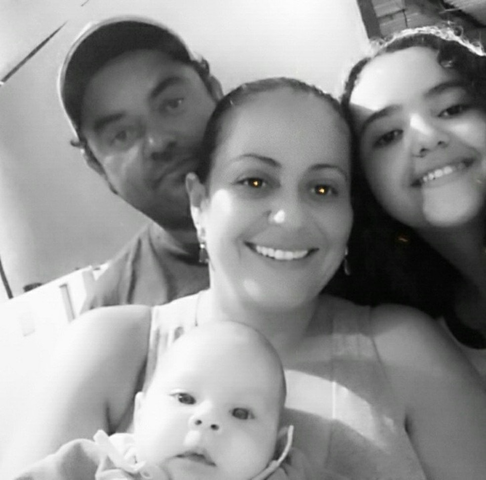 Família de Valentina está empenhada em tratamento de bebê — Foto: Michele Aparecida Miranda/Arquivo Pessoal