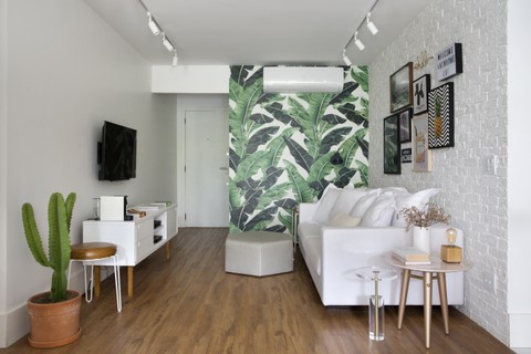 O apartamento da influenciadora Lu D'Angelo tem 75 m² e teve a reforma coordenada por Marcella Bacellar