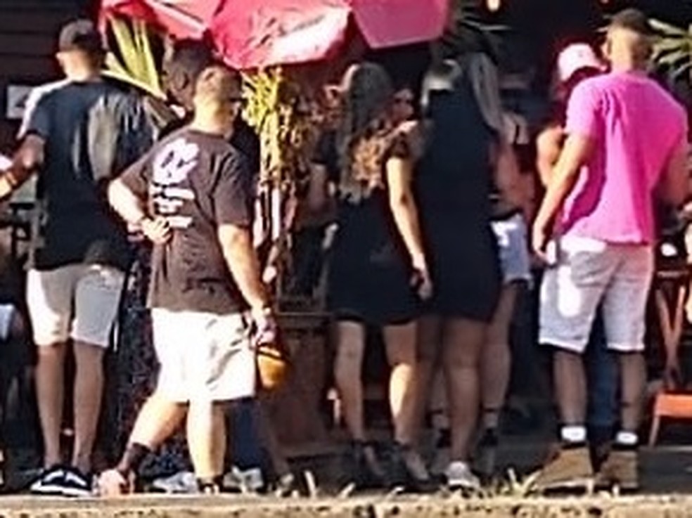 Aglomeração de pessoas em bar de Piracicaba durante o fim de semana — Foto: Divulgação/ Prefeitura de Piracicaba