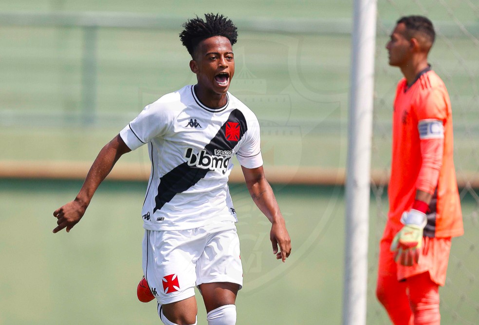 Andrey comemora gol do Vasco contra o Flamengo &mdash; Foto: Rafael Ribeiro/Vasco