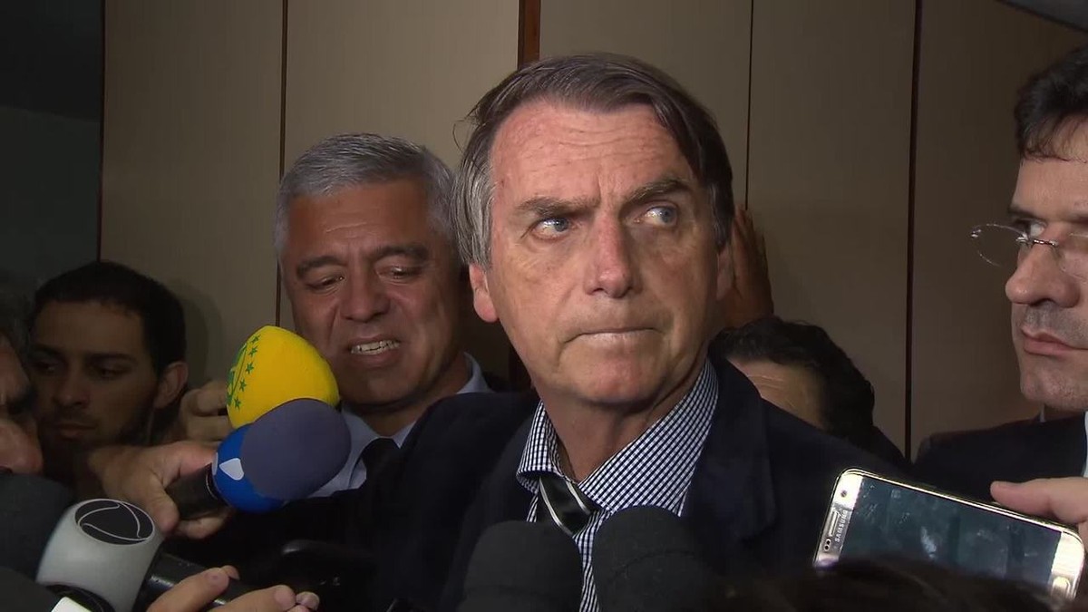 'Já está feito, já pegou fogo, quer que faça o quê?', diz Bolsonaro sobre incêndio no Museu Nacional