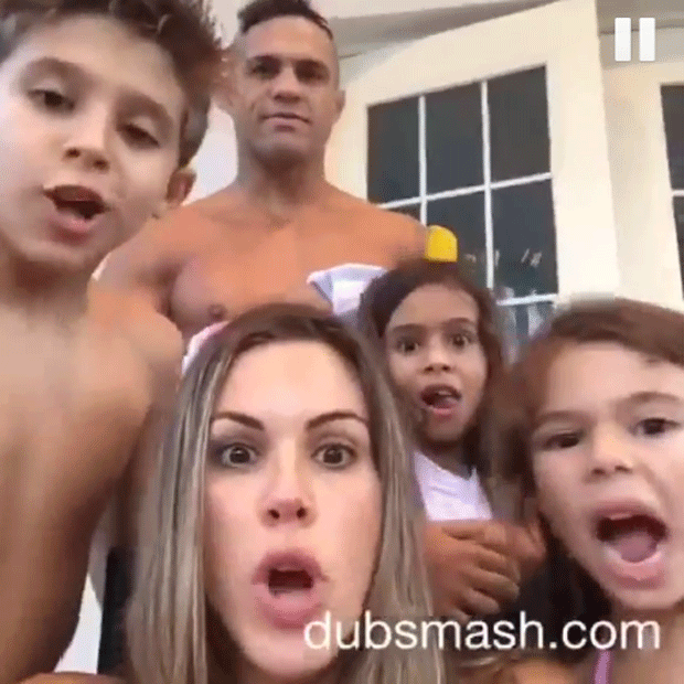 Joana Prado, Vitor Belfort e as crianças entram na onda da dublagem (Foto: Reprodução/ Instagram)