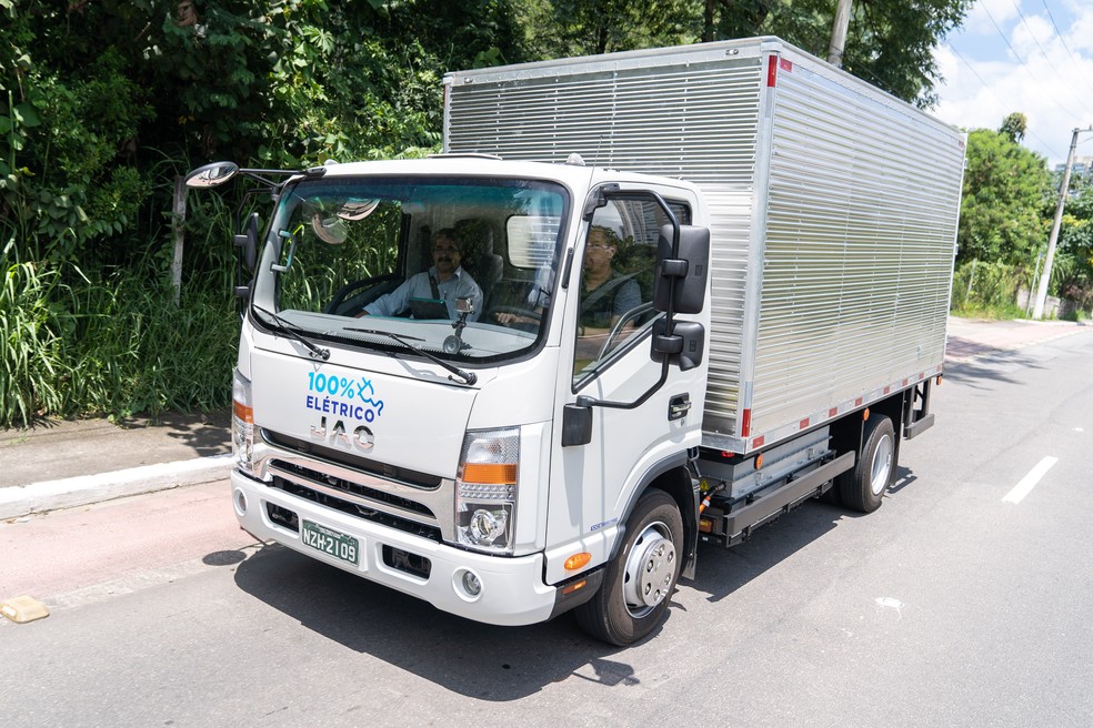 Caminhão elétrico da Jac, o iEV 1200T tem vocação urbana — Foto: Fábio Tito/G1