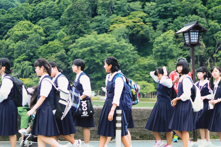 apenas 12,6% dos professores do ensino médio no Japão buscavam ensinar e desenvolver o pensamento crítico dos alunos, em comparação com uma média global de 58,1%