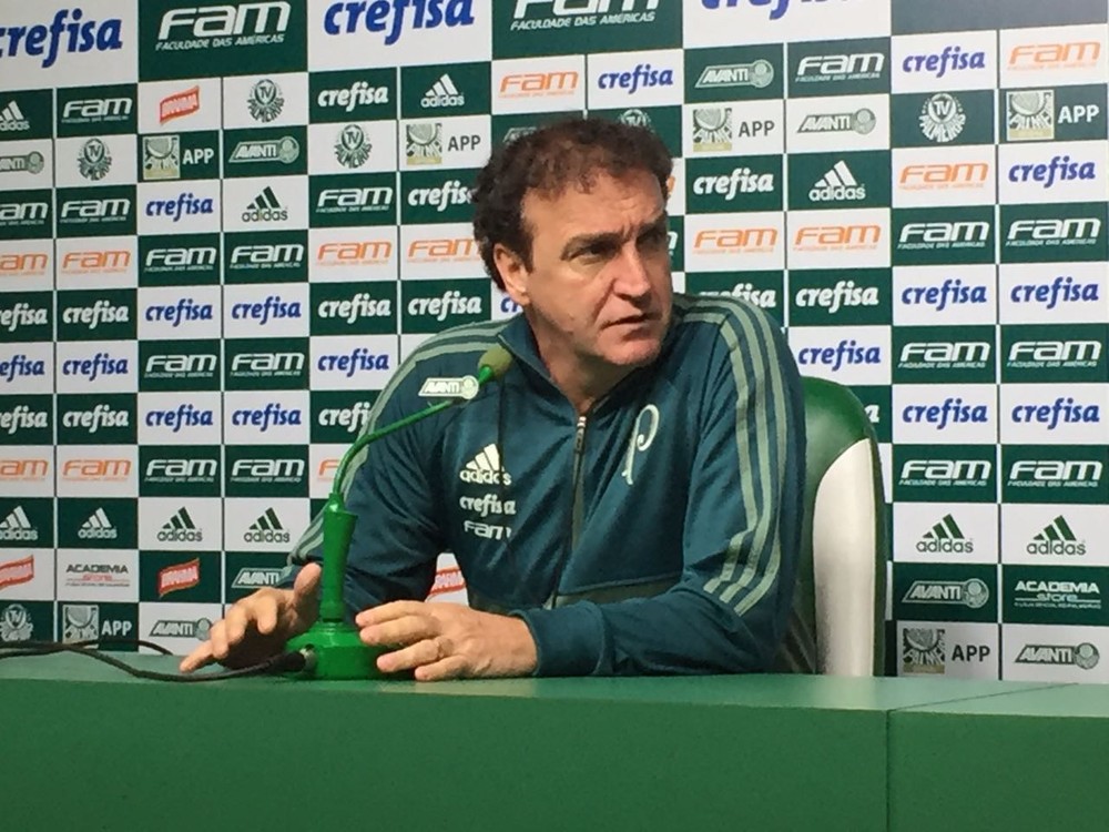  Cuca explica pedido para sair e diz que fica no Palmeiras: 'Vou até o fim'