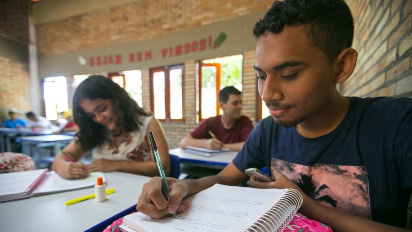 Ceará tem concurso para professor de escolas indígenas com salário de R$ 6,1 mil