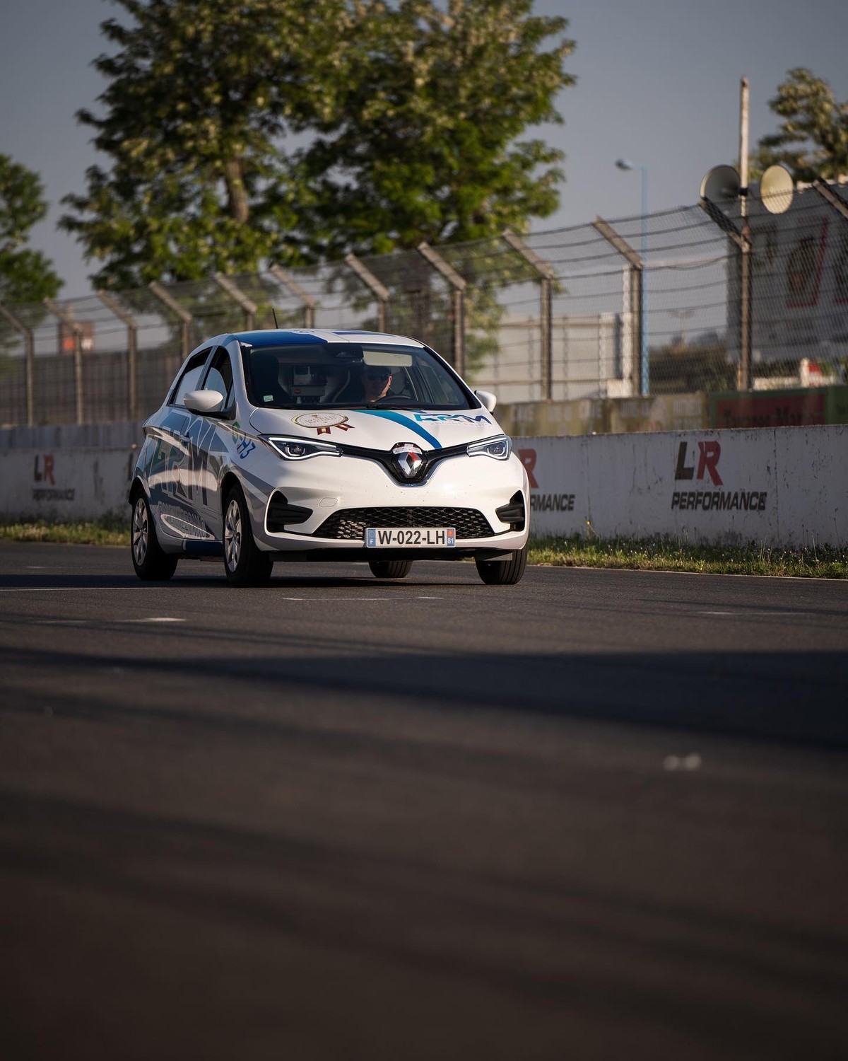 Carro bate a eletricidade, éster hidrogênio mundial de autonomia  Inovação