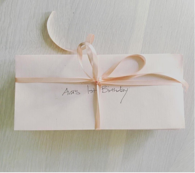 Imagem compartilhada por Ava das cartas escritas pela mãe (Foto: Instagram)