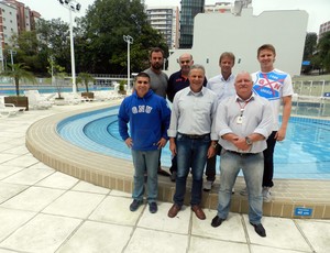 De olho em 2016, franceses visitam piscina do Grêmio Naútico União (Divulgação)
