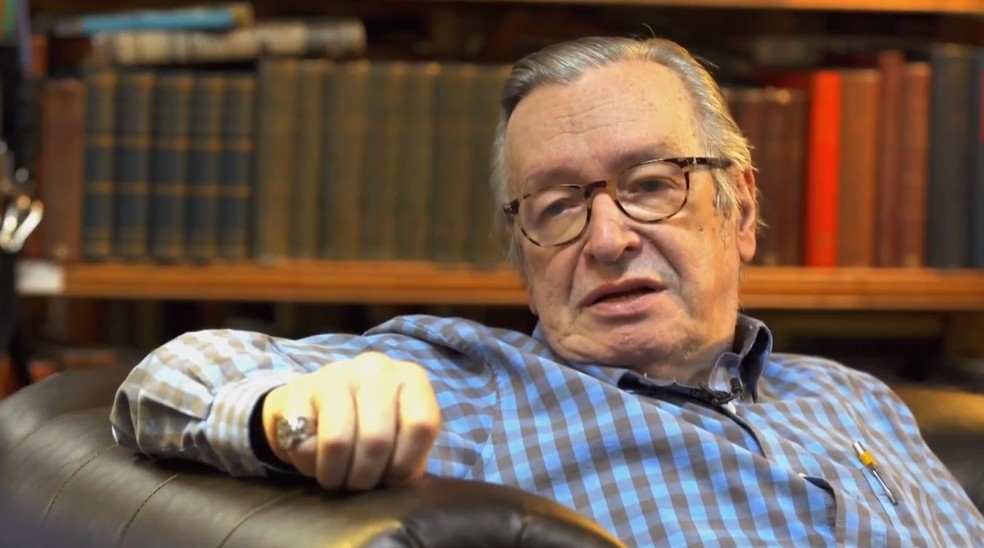O filósofo Olavo de Carvalho foi entrevistado por Pedro Bial nos Estados Unidos — Foto: TV Globo