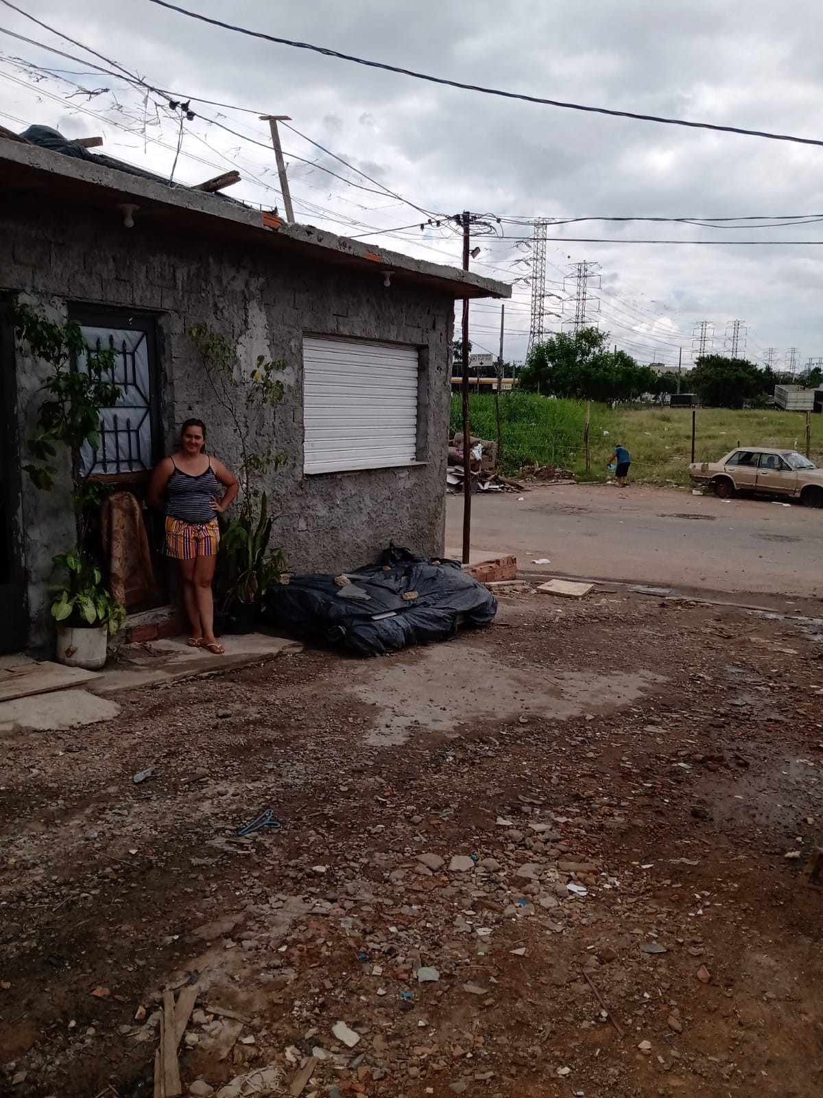 Na pandemia, o auxílio emergencial tem sido a principal fonte de renda de Noemi Silva de Almeida, de 33 anos (Foto: Arquivo pessoal)