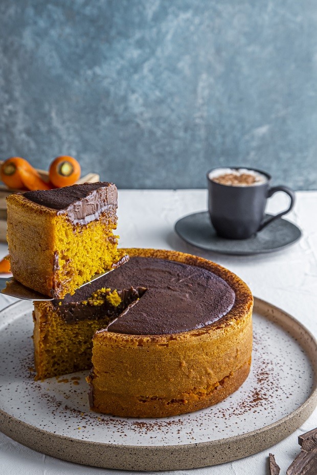 Bolo de cenoura com brigadeiro trufado Receita por Cozinha da Déa - Cookpad