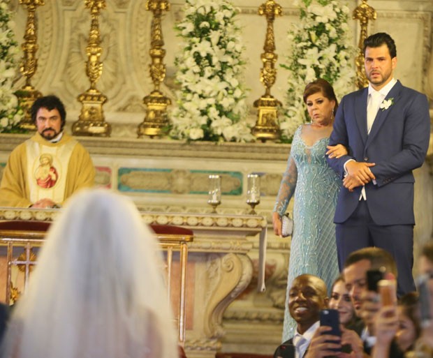 Nicole Bahls e Marcelo Bimbi se casam no Rio (Foto: Daniel Pinheiro e Anderson Borde/AgNews)