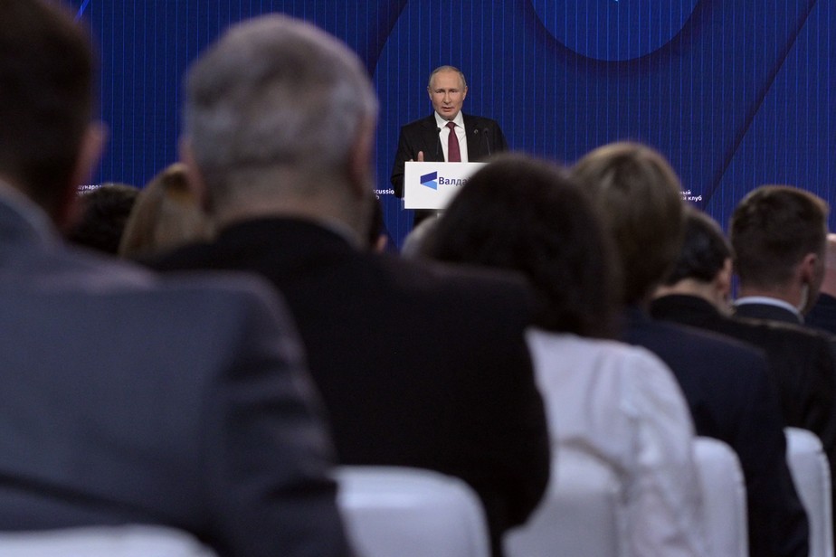 Presidente da Rússia, Vladimir Putin, fala durante reunião em Moscou