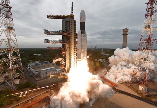 Veículo de lançamento da sonda Chandrayaan-2  (Foto: Reprodução Facebook/ISRO)