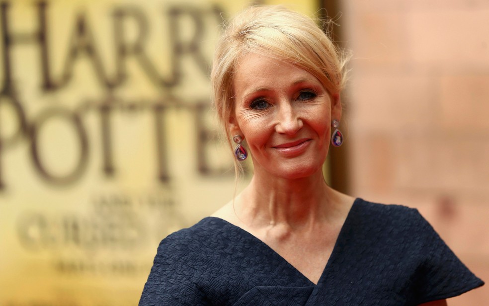J. K. Rowling se despede de Harry Potter em estreia de 'Criança Amaldiçoada' (Foto: Reuters/Neil Hall)
