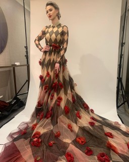 Maria Bakalova veste Dior