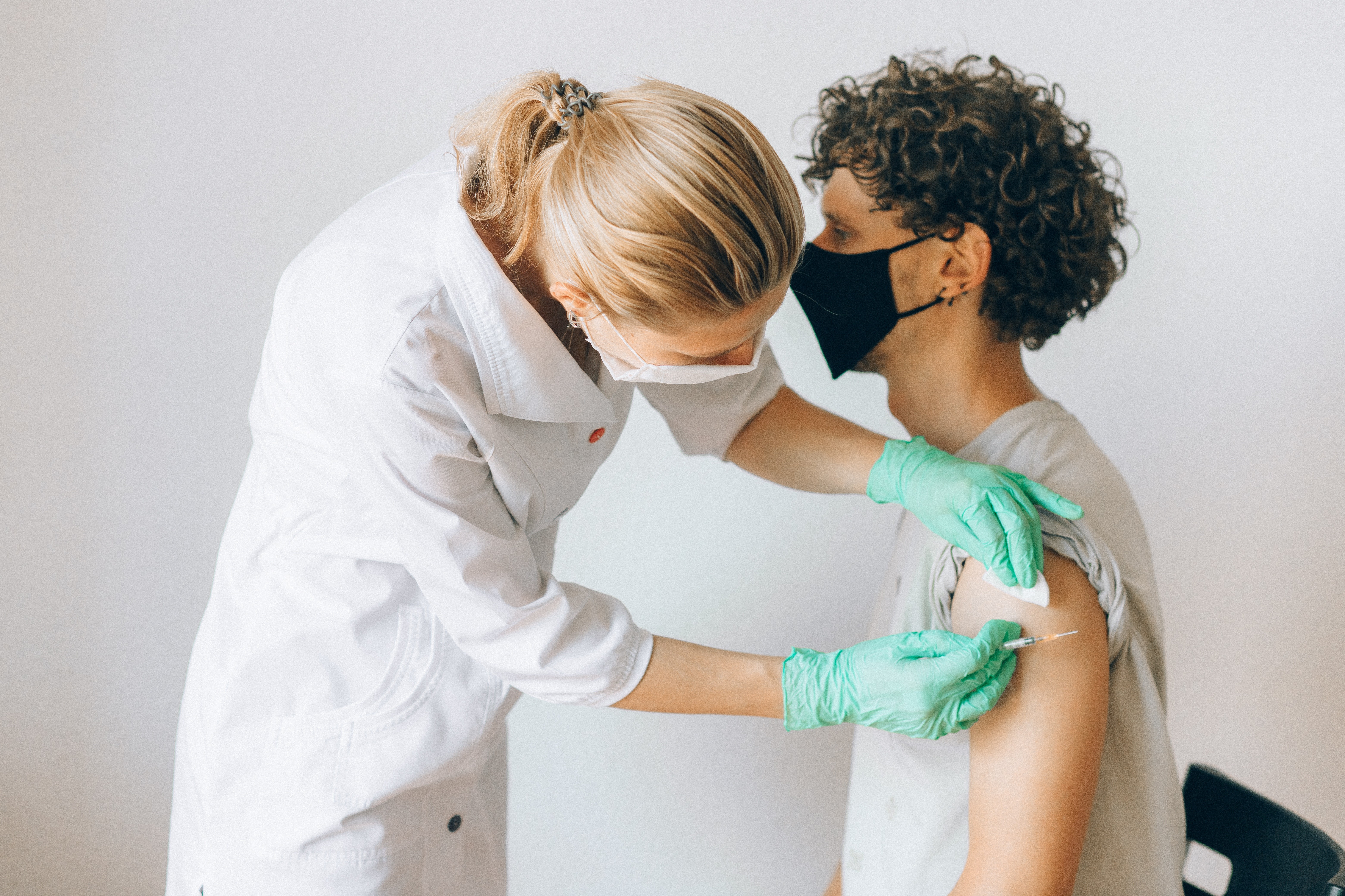 Adolescentes começarão a ser vacinados em SP a partir desta quarta-feira (18) (Foto: Pexels)