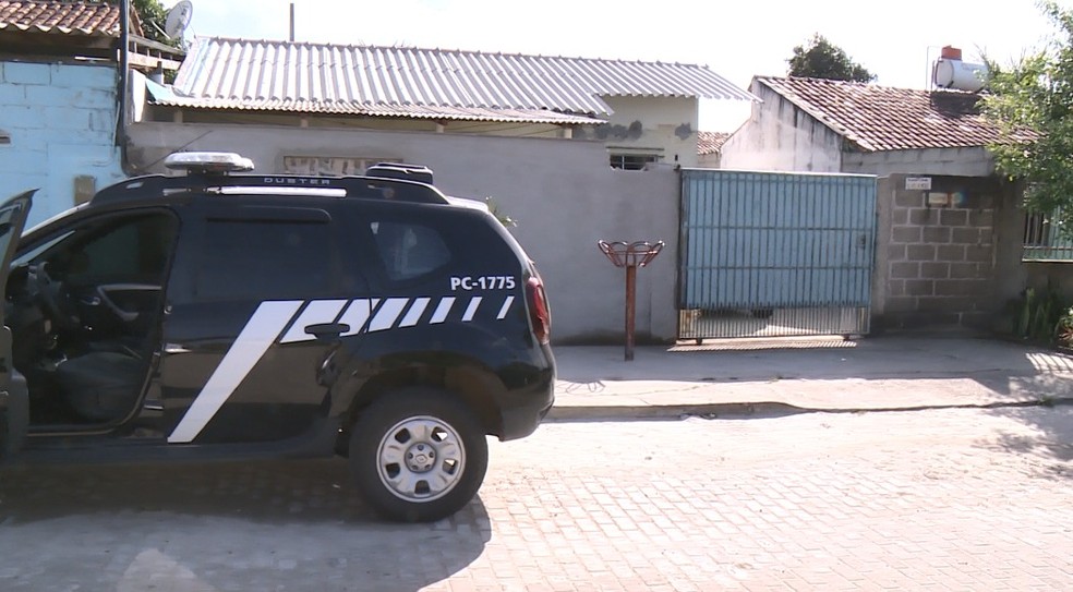 Casa em que criança morava com o pai e a madrasta fica no bairro Jocafe, em Linhares, ES — Foto: Eduardo Dias/TV Gazeta Norte
