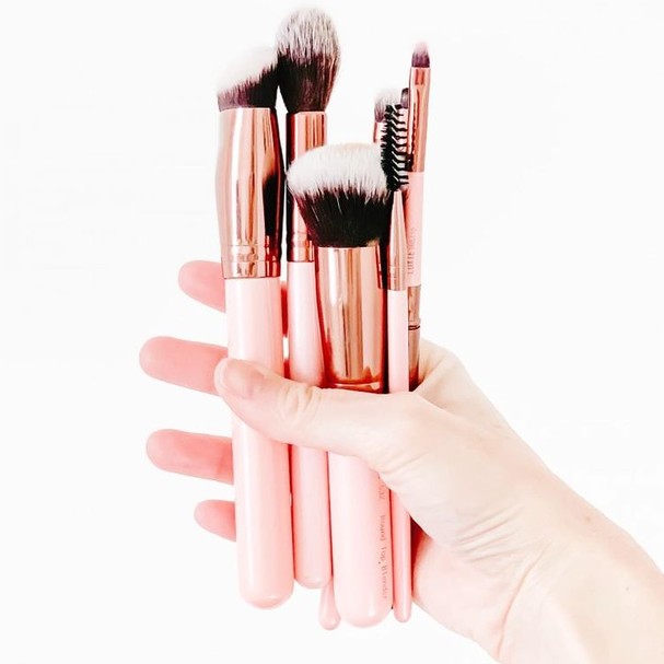 Pincel de maquiagem: um guia para não errar na hora da compra (Foto: Reprodução/ Instagram @thebeautyblotter ) Pincel de maquiagem: um guia para não errar na hora da compra (Foto: Reprodução/ Instagram )