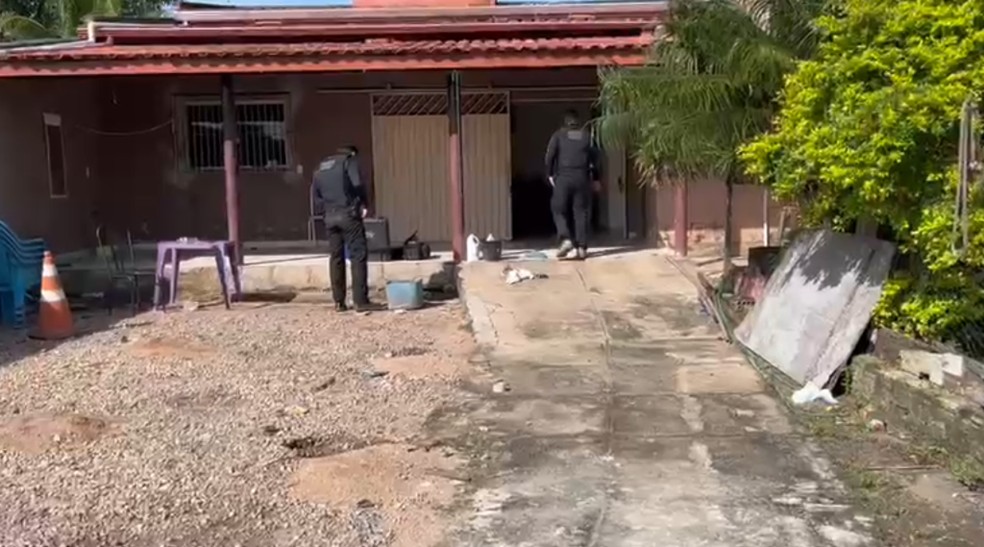 Casa supostamente usada por criminosos foi alvo de buscas — Foto: PC-MT/Divulgação