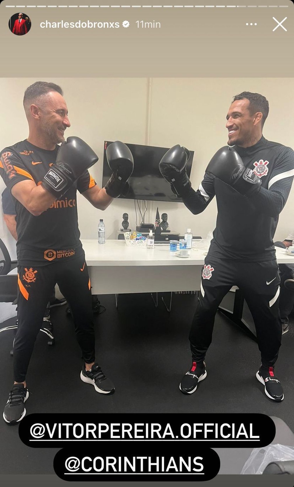 Vítor Pereira encontra com lutador Charles do Bronx