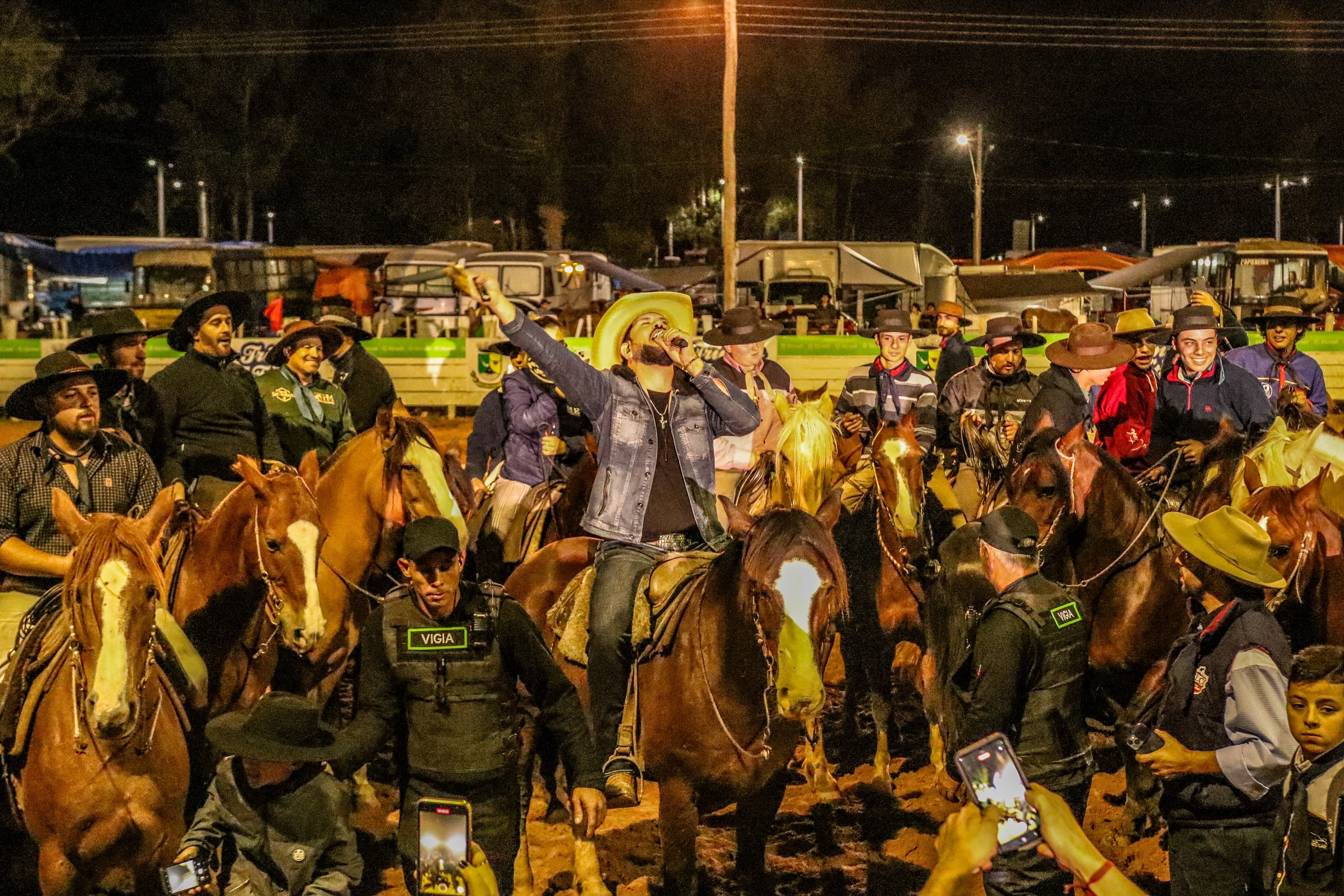 Com laçada de Sorocaba, rodeio em Triunfo bate recorde de público e competidores
