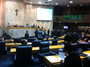 Vereadores durante votação da reforma administrativa (Foto: Roney Domingos/G1)