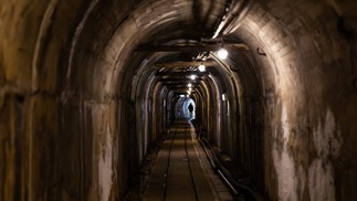 Túnel numa mina de ouro na Ilha Sado, no JapãoThe New York Times