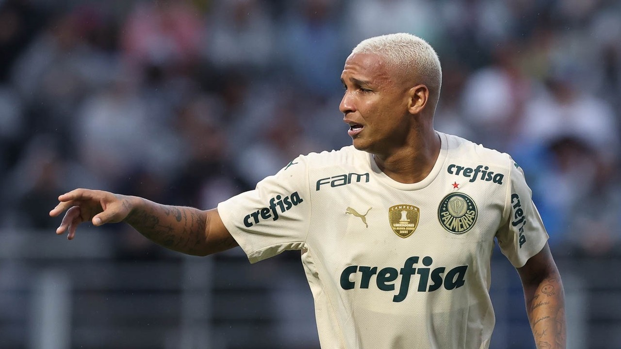 Deyverson marca de p&ecirc;nalti, se emociona, rebola e depois &eacute; expulso no Paulist&atilde;o