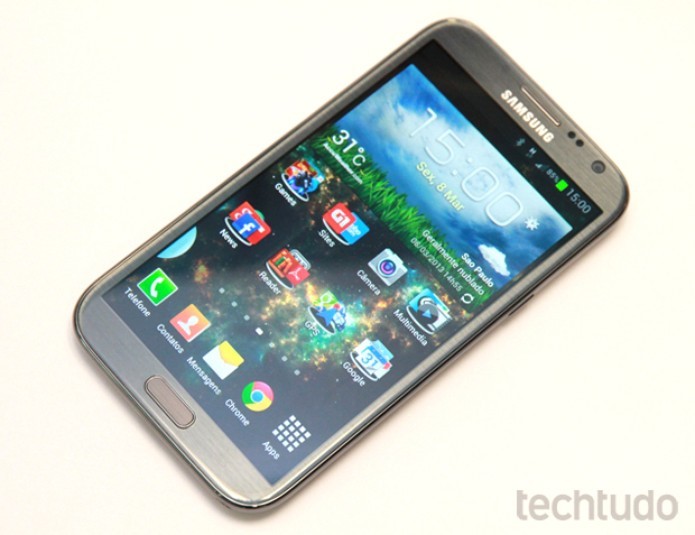 Galaxy Note 2 vem com tela de 5,5 polegadas (Foto: Allan Mello/TechTudo)