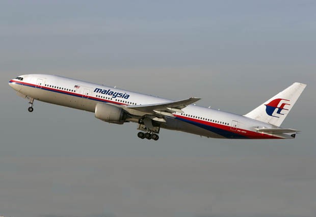 620 Foto de arquivo de 15 de novembro de  2012 mostra um Boeing 777-200 da  Malaysia Airlines decolando do Aeroporto Internacional de Los Angeles620 px (Foto: JoePriesAviation.net/AP)