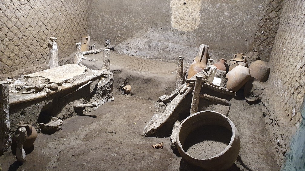 Três pessoas teriam vivido nos quartos de escravos descoberto em sítio arqueológico de Pompeia — Foto: Cortesia via AFP
