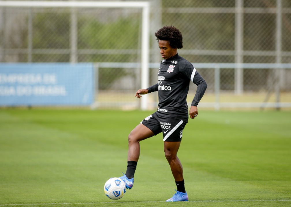 Lesionado? Saiba se Willian poderá jogar após sentir a coxa no último jogo