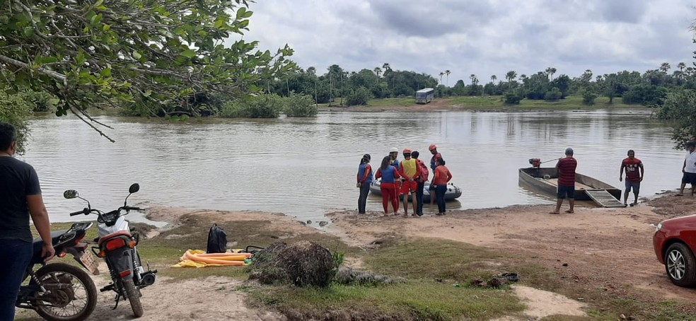 Homem de 67 anos e seus dois são arrastados por rio em passagem molhada no Piauí; o idoso morreu  — Foto: Divulgação