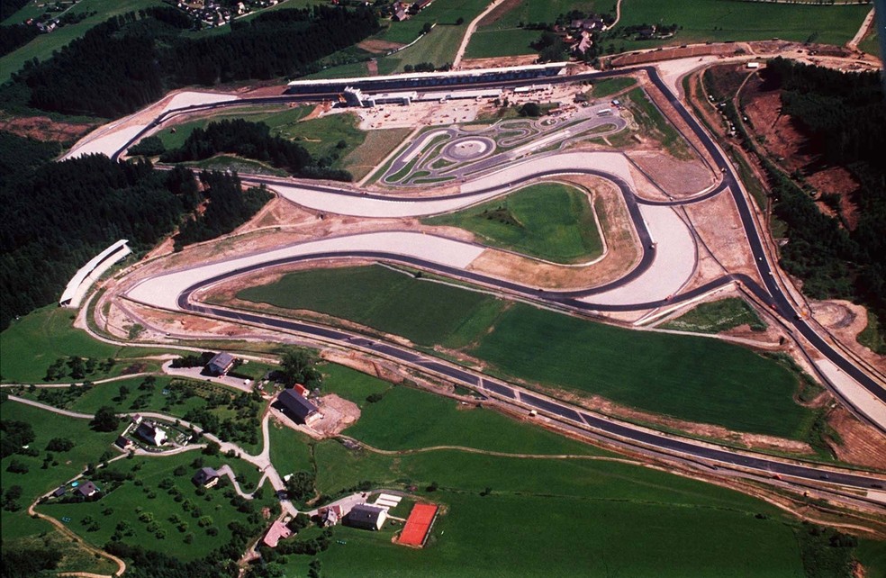 Em 1997, antigo Österreichring deu lugar a uma pista de 4,3 km em Spielberg — Foto: Getty Images