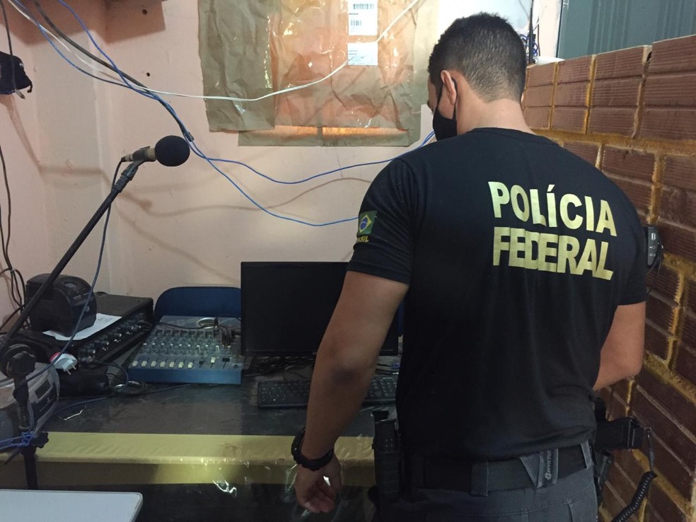 Investigação apura rádios piratas em Espinosa — Foto: Polícia Federal/Divulgação