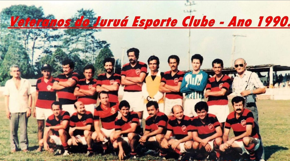 Juruá Esporte Clube e Flamengo compartilham uniforme e torcida em Cruzeiro do Sul, no interior do Acre (Foto: Adelcimar Carvalho/arquivo pessoal)