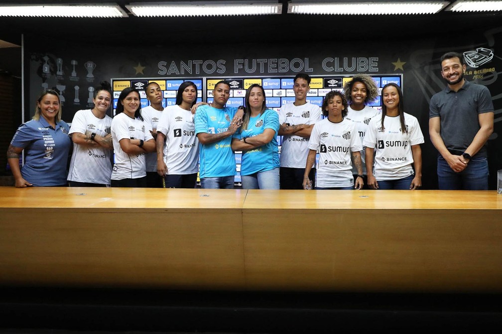 Reforços das Sereias da Vila são apresentadas pelo Santos — Foto: Pedro Ernesto Guerra Azevedo/Santos FC