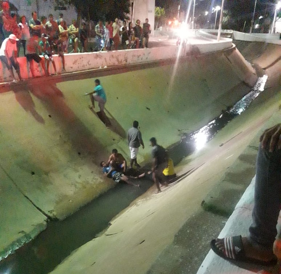 CrianÃ§a e adolescente caÃ­ram dentro do Canal do rio Grangeiro, no Crato. â Foto: Arquivo pessoal
