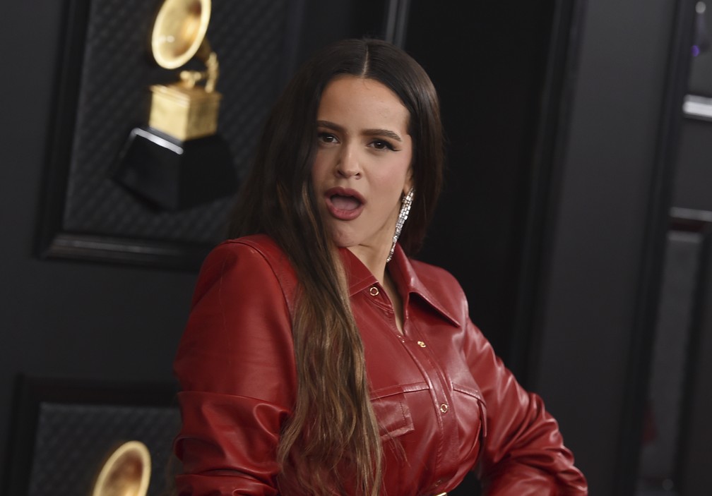 Rosalía chega ao Grammy 2020 — Foto: Jordan Strauss/Invision/AP