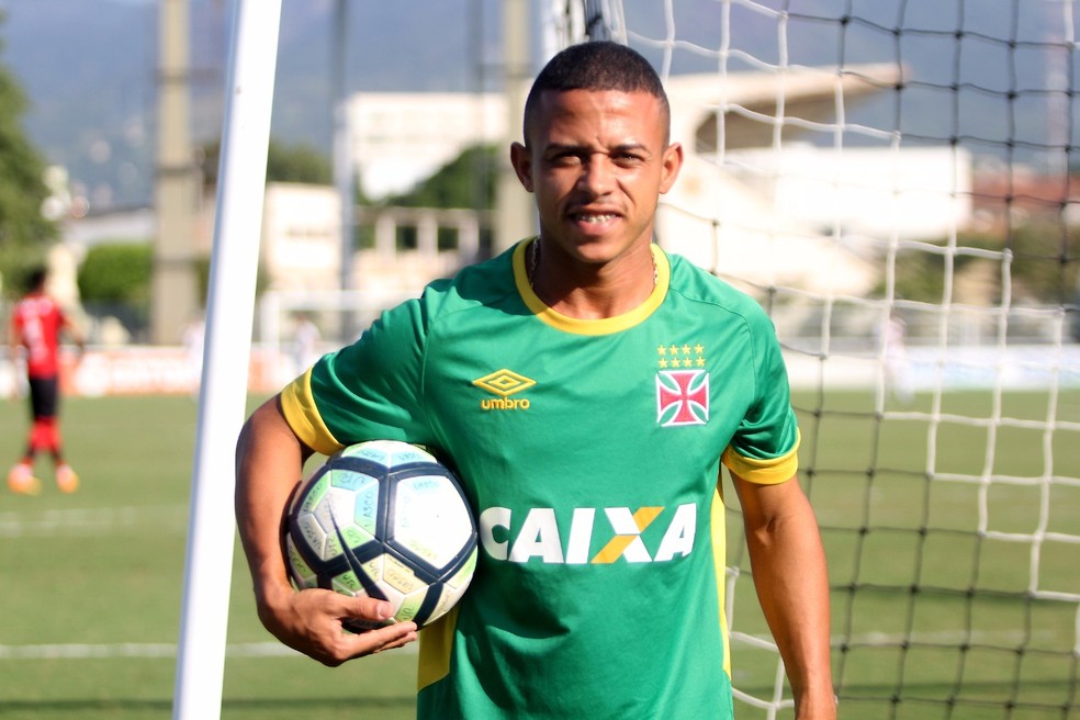 História de Luizinho é usada como exemplo para garotos da base do Vasco (Foto: Paulo Fernandes / Vasco)