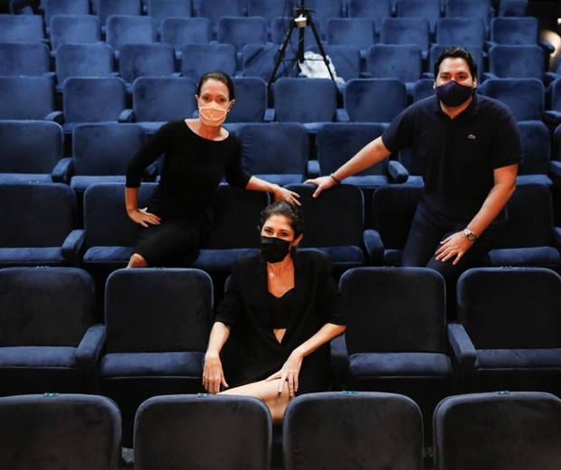 Bel Kutner, Juliana Martins e Jorge Elali na estreia da peça O Prazer É Todo Nosso (Foto: Léo Aversa/Divulgação)