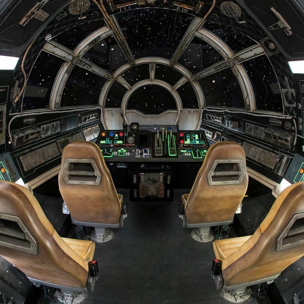 Imagens do simulador da Millennium Falcon: Smugglers Run (Foto: reprodução)