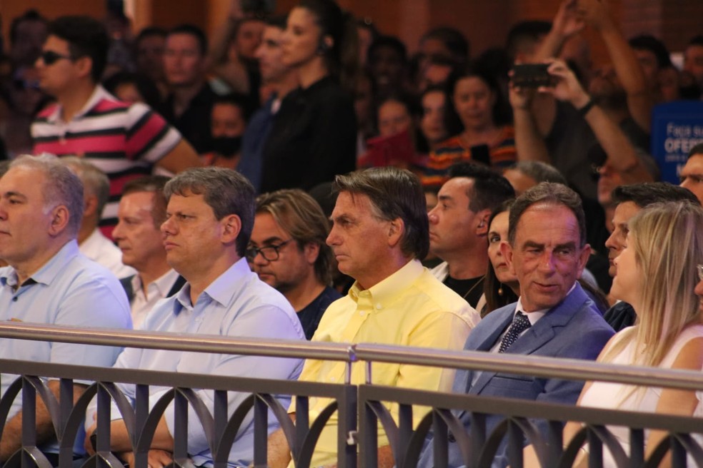 Bolsonaro participa de missa no Santuário Nacional de Aparecida — Foto: Gustavo Marcelino