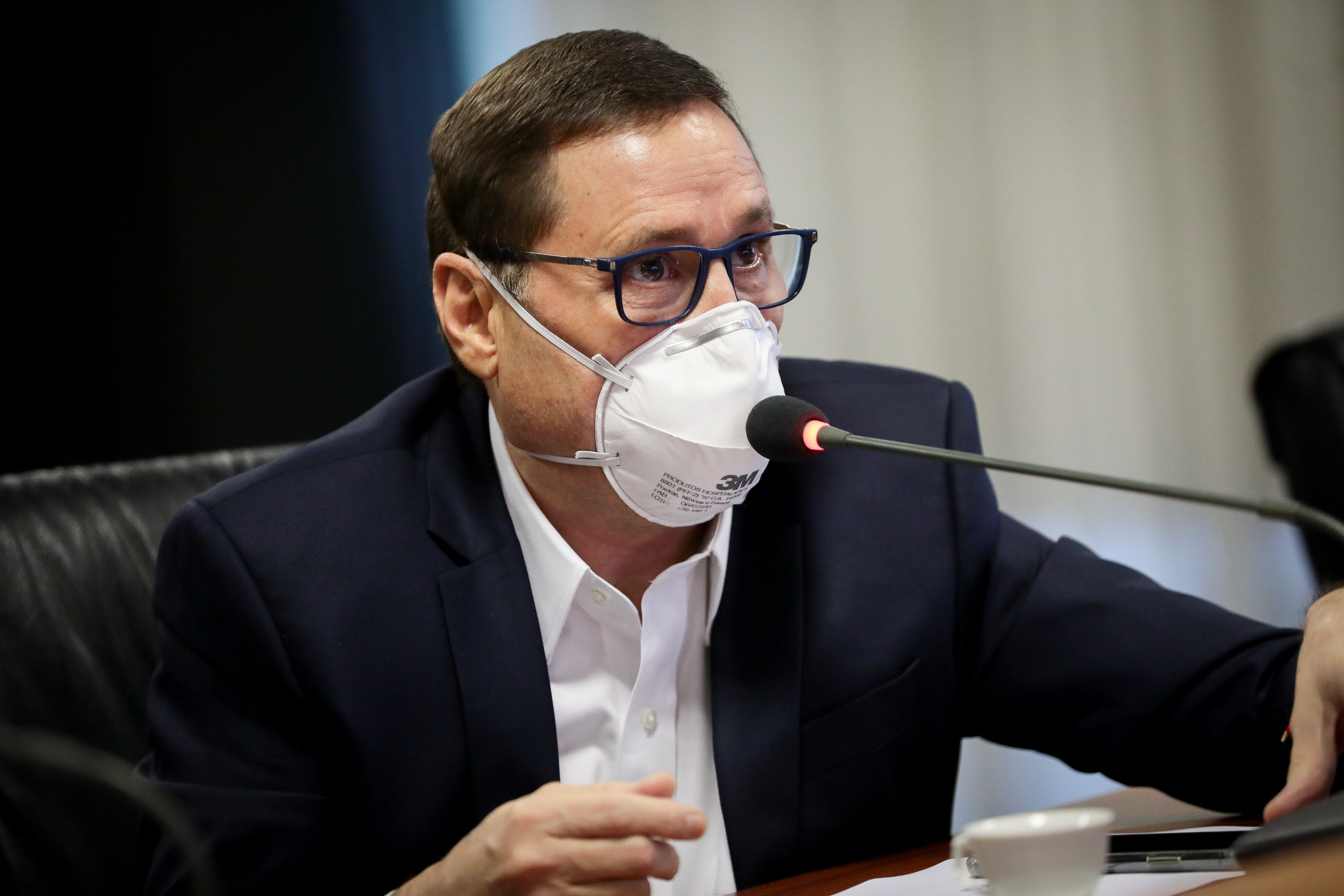 Secretário chefe da Casa Civil interrompe sessão na ALMT para anunciar saída 